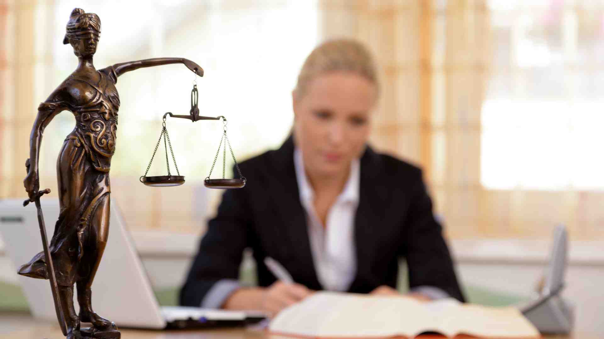 points to consider when hiring a cheap divorce lawyer in mississauga